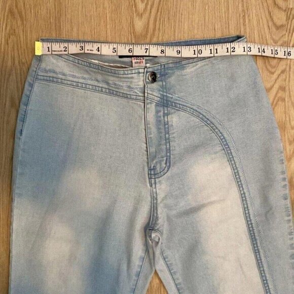 Y2K Etozs Light Wash Flare Jeans Stretch Denim Vintage Size 28 - Picture 7 of 10